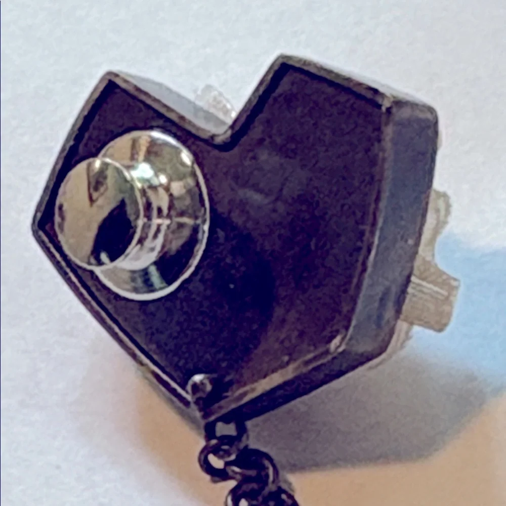 Hand made heart brooch by Japanese jewelry designer
